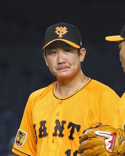 巨人 最悪の1日 エース菅野 右肘違和感 で緊急降板 ブルペンの大黒柱 中川は4失点炎上 逆転負け 中日スポーツ 東京中日スポーツ 巨人 最悪の1日 エース菅野 右肘違和感 で緊急降板 ブルペンの大黒柱 中川は4失点炎上 逆転負け 中日スポーツ 東京中日スポーツ