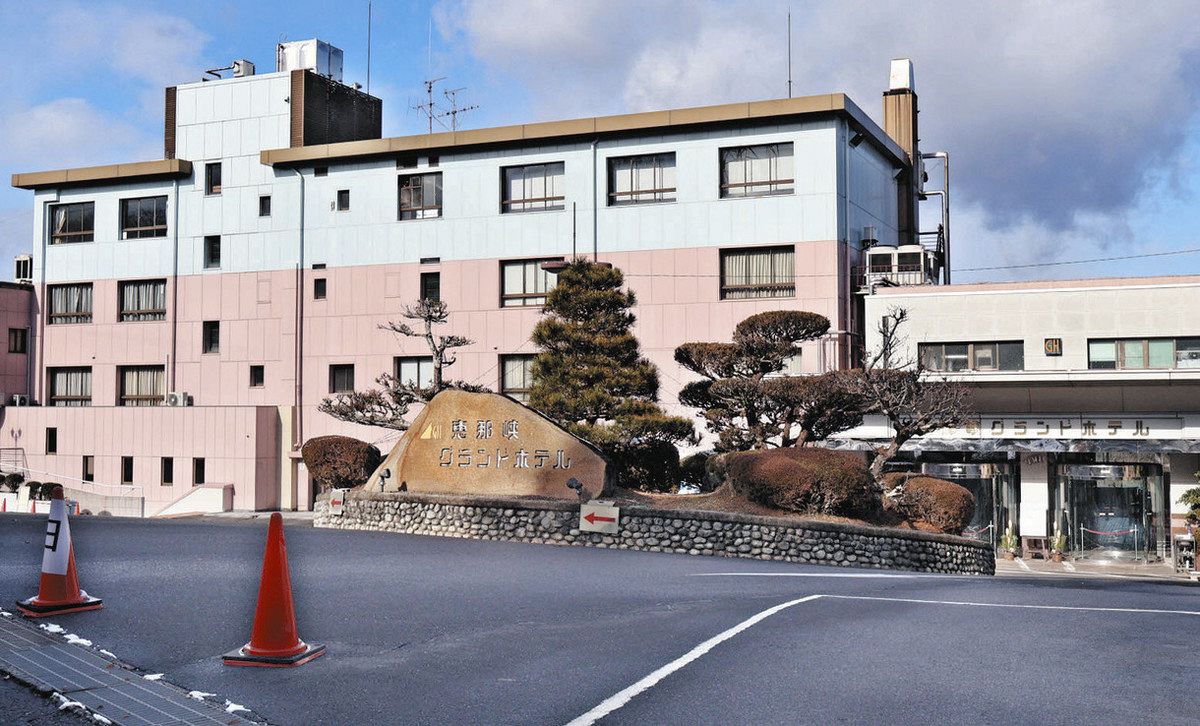 営業を停止した恵那峡グランドホテル＝岐阜県恵那市で
