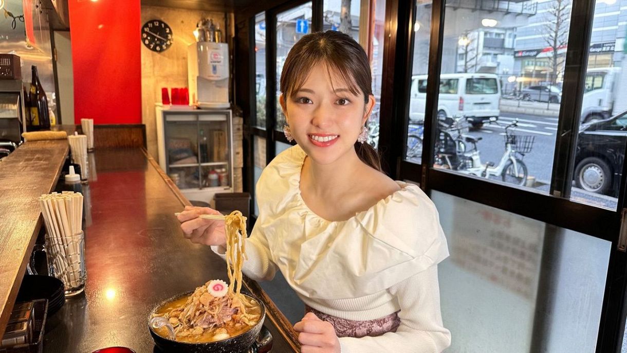 松村沙友理は初めて二郎インスパイア系ラーメンに挑戦（Ｃ）ＢＳ―ＴＢＳ