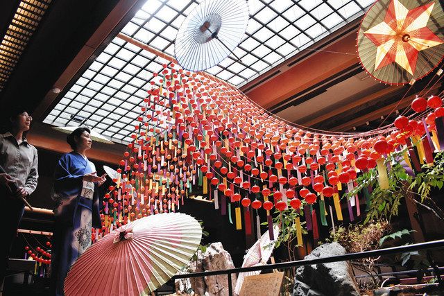 江戸風鈴1000個、音色涼しげ 昼神温泉郷旅館「石苔亭いしだ」：中