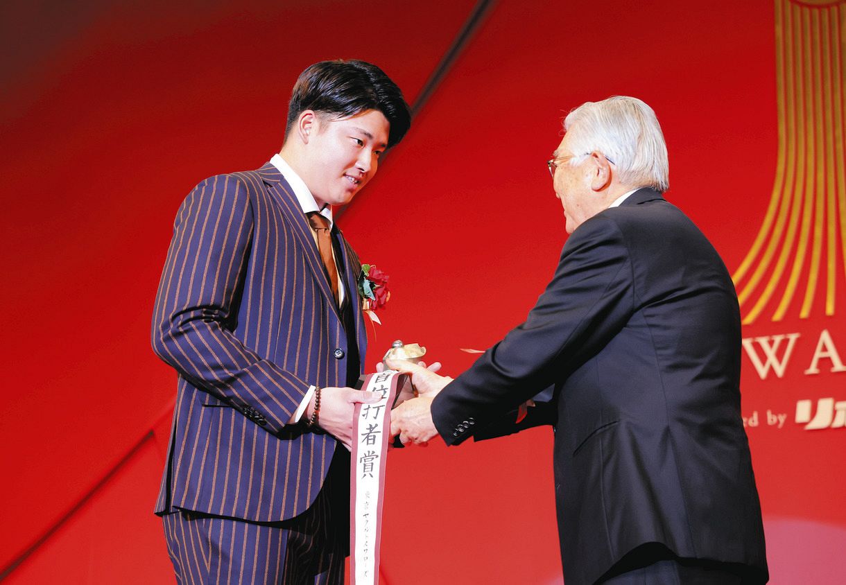 村上宗隆 実使用 New Balance 2XL アンダーシャツ 半袖カット 村上宗隆