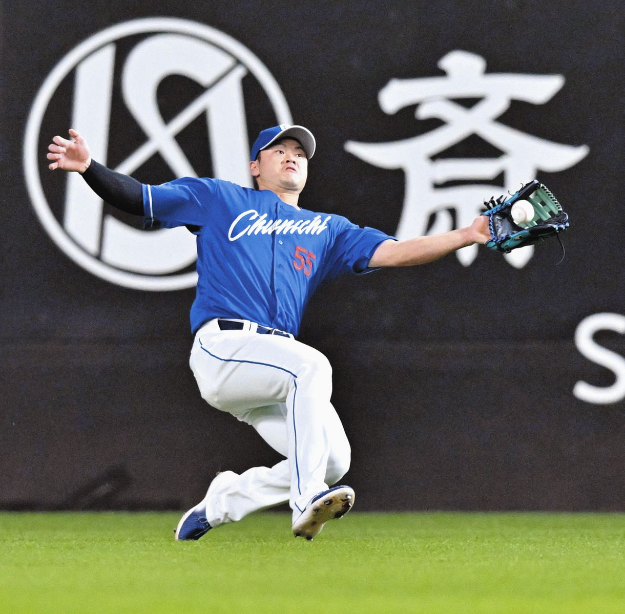 福留孝介の目】中日・細川の守備に“喝”…初めてのエスコンフィールドは