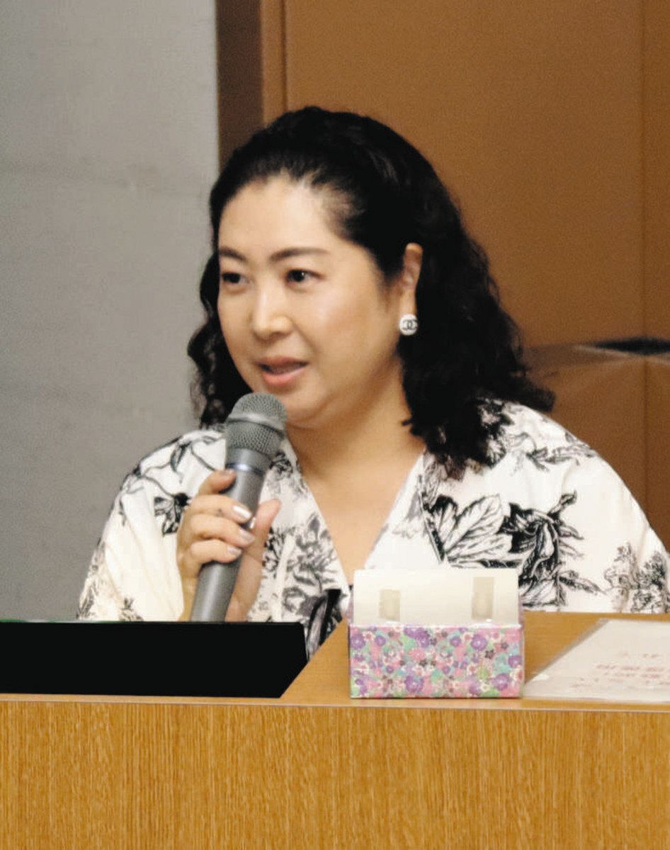 広島と長崎で2度被爆 四日市で原田小鈴さんが祖父の体験談を講演：中日