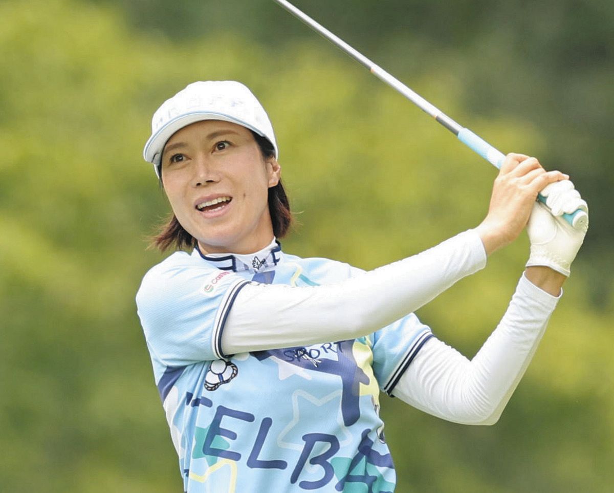女子ゴルフ】李知姫、V圏内キープ 20年近くコンビ組んだキャディーの