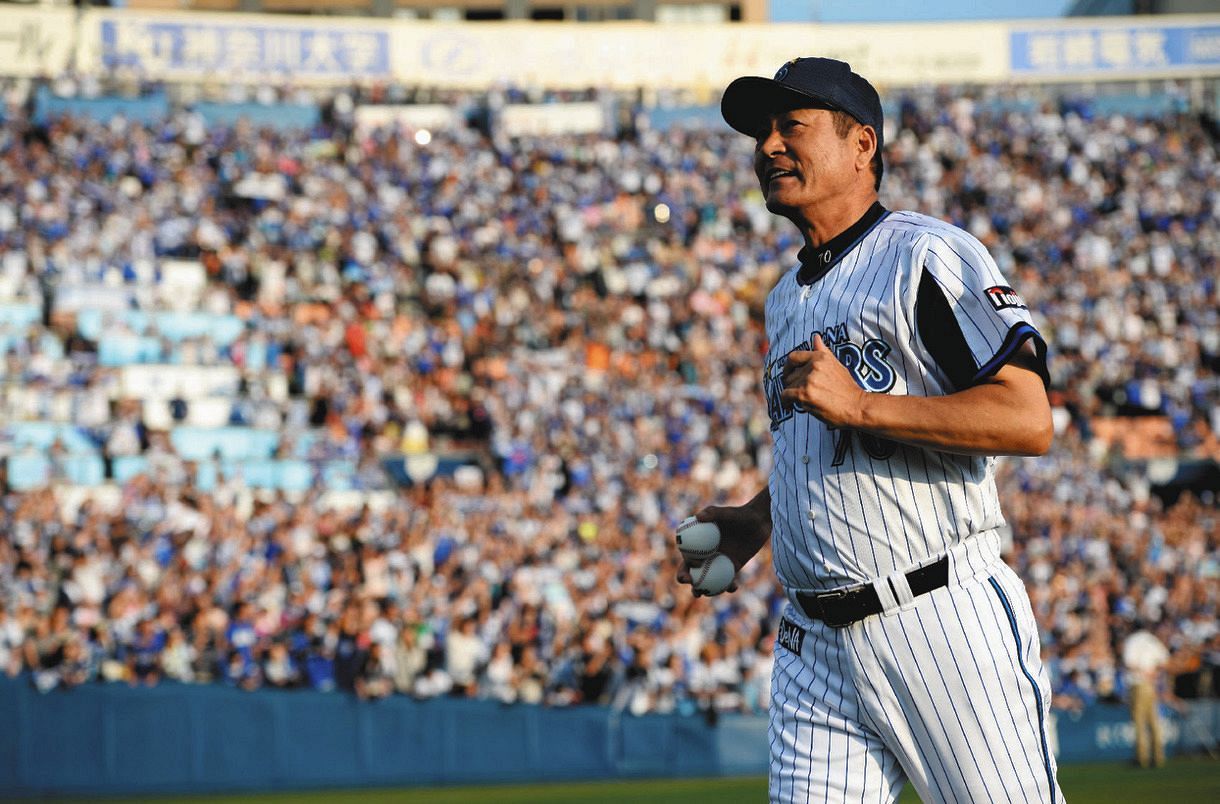 Dena球団誕生10周年 初代監督 中畑清さん ラミレスさん5 19中日戦で始球式 野球人生の大きな思い出 中日スポーツ 東京中日スポーツ Dena球団誕生10周年 初代監督 中畑清さん ラミレスさん5 19中日戦で始球式 野球人生の大きな思い出 中日スポーツ 東京中日スポーツ