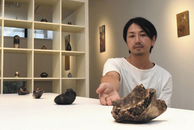 赤 黄 緑などの金属 オブジェや花器展示 金沢美大の上田講師 北陸中日新聞web
