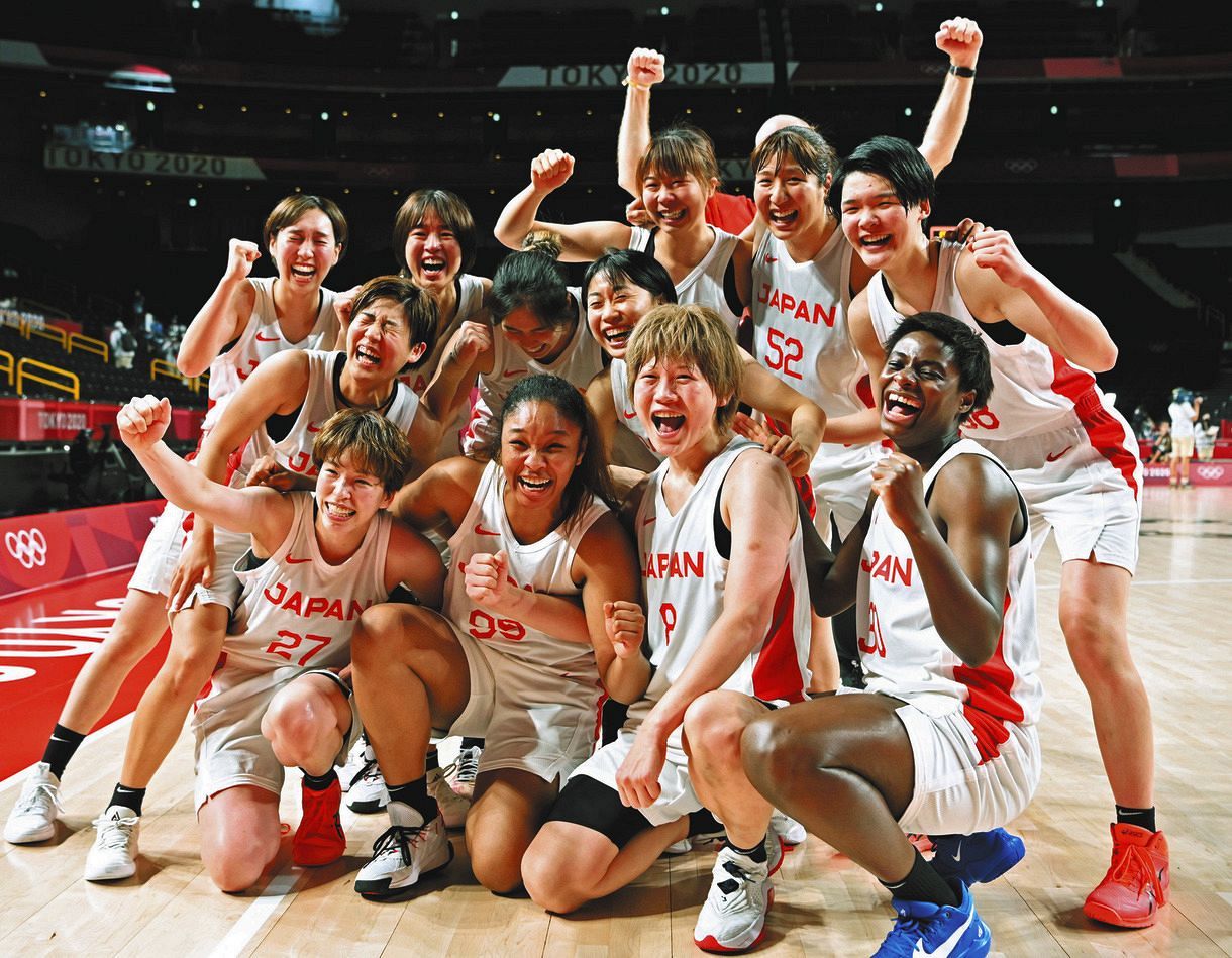 写真 バスケ日本女子 大逆転に歓喜の かめはめ波 中日スポーツ 東京中日スポーツ