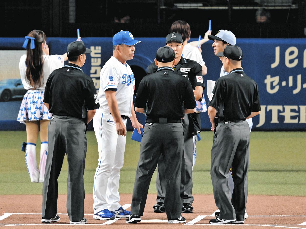 口でボールと言いながらストライクのジェスチャーを…中日・井上、阪神