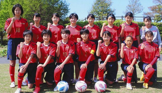 女子サッカー 浜松泉ｆｃ 新入団１５人が加わる 中日新聞しずおかweb