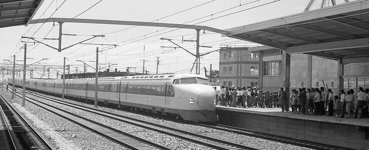 懐かしの「団子鼻」や食堂車のメニューも…東海道新幹線