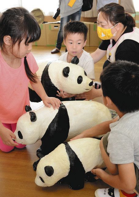 見て触れて園児歓声 野生動物の彫刻、鈴鹿幼保２０園を巡回：中日新聞Web