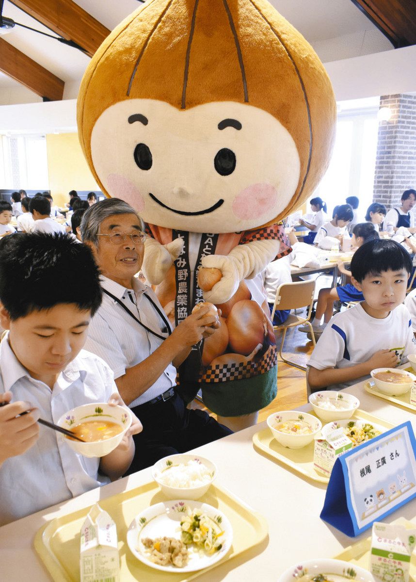 砺波の学校給食 雪たまねぎ提供：北陸中日新聞Web