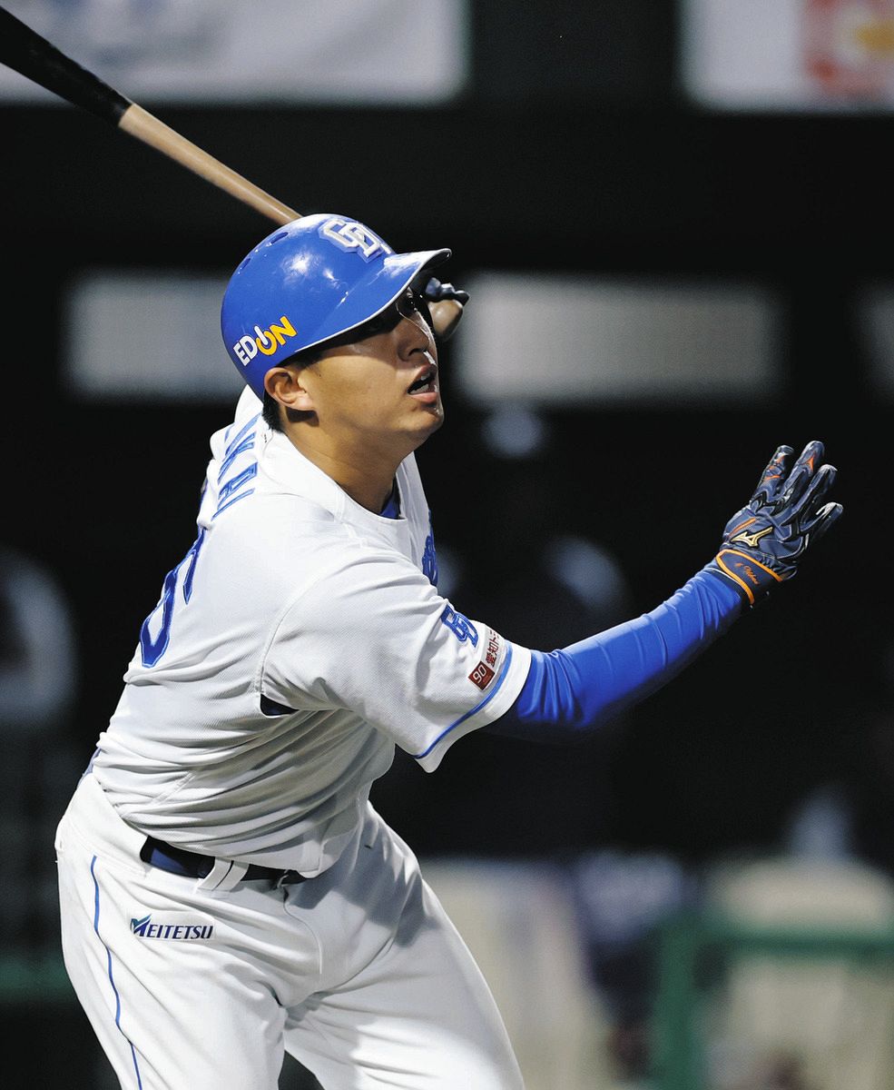 川又米利 実使用バット 川又米利 実使用バット 川又米利選手 直筆サイン入り実使用バット