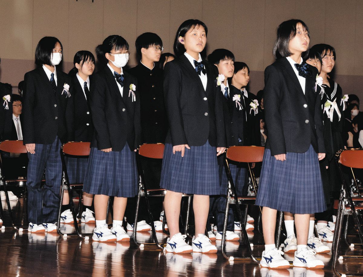 中学　制服　入学 新たな学校生活を新制服で ジェンダーレスを導入、郡上の中学で入学式：中日新聞Web