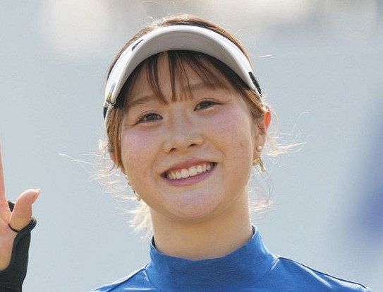 石原さとみさんかと…」22歳の人気女子プロゴルファー、ミニスカで“絶対