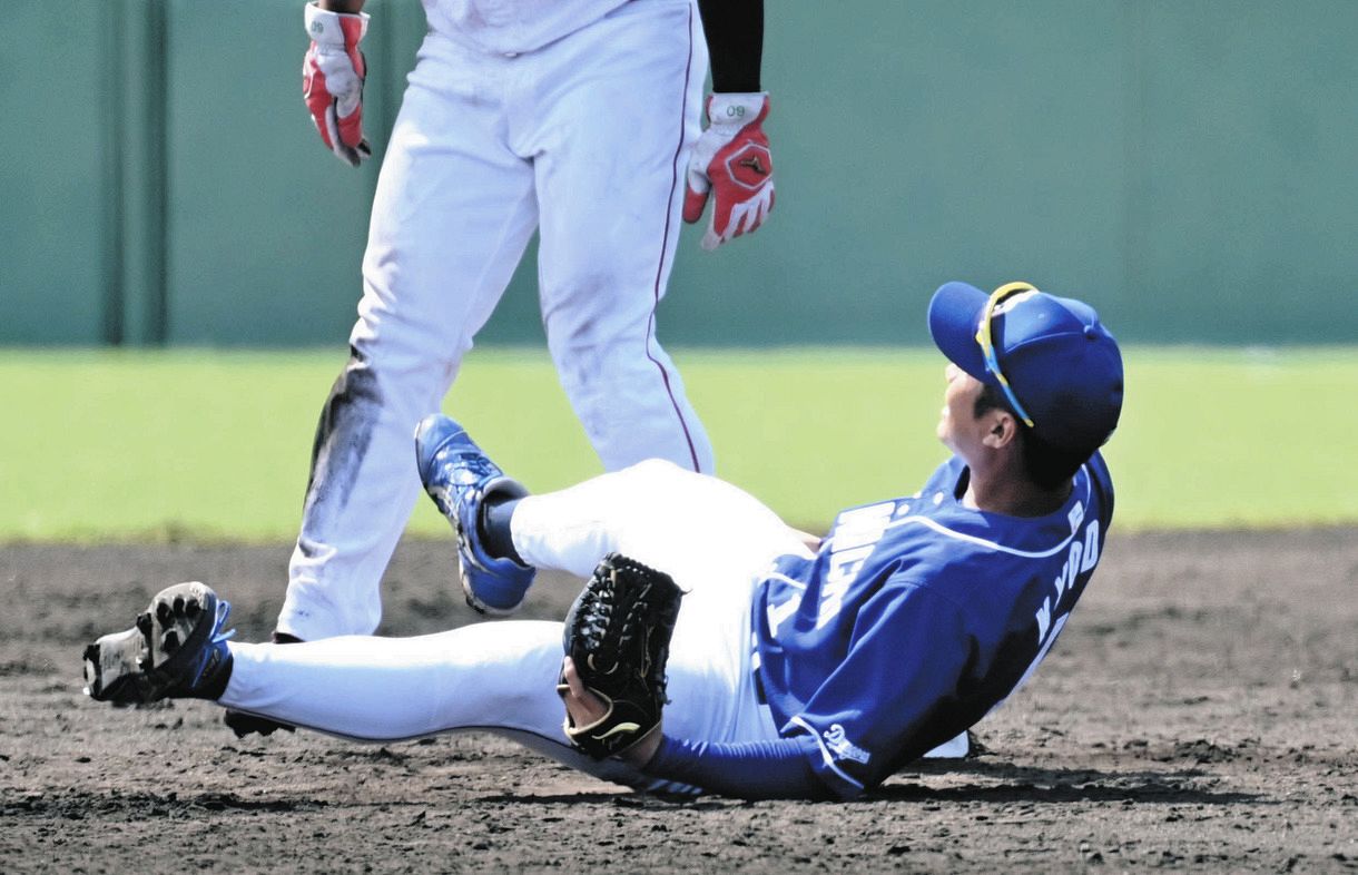 京田陽太にアクシデント…バント処理捕球で下半身痛め途中交代【中日2軍