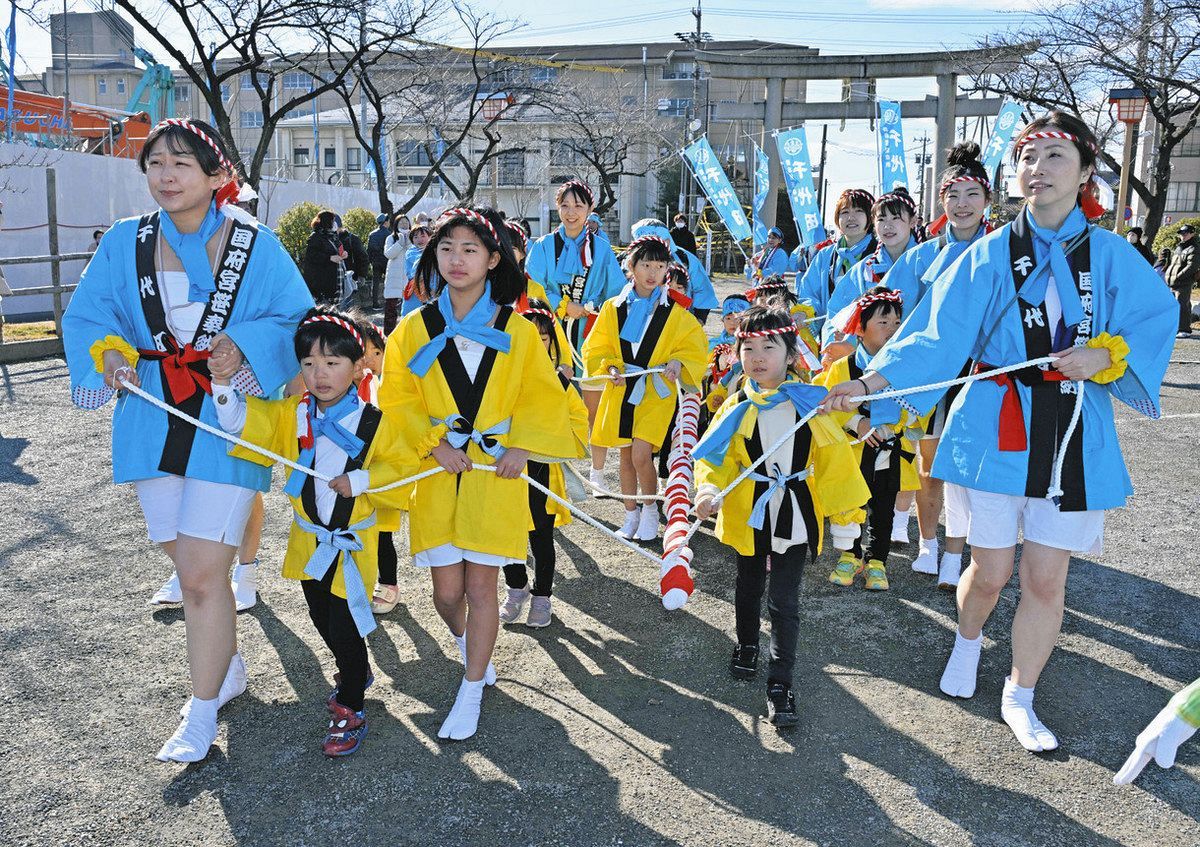 中学生　裸祭 国府宮はだか祭」念願かない夢舞台に参加 老若男女がササ奉納：中日新聞Web