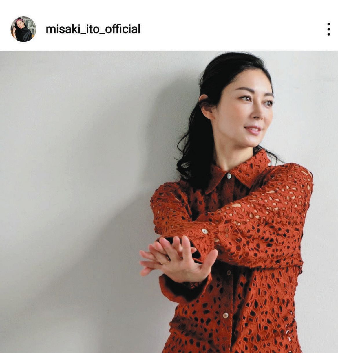 写真】45歳・伊東美咲の最新ショット：中日スポーツ・東京中日スポーツ