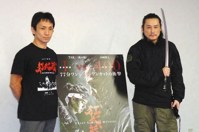壮絶アクションが話題の映画 狂武蔵 77分ワンカットワンシーンで588人を斬りまくった坂口拓 5分で指の骨折れた 奥歯は4本砕けた 中日スポーツ 東京中日スポーツ