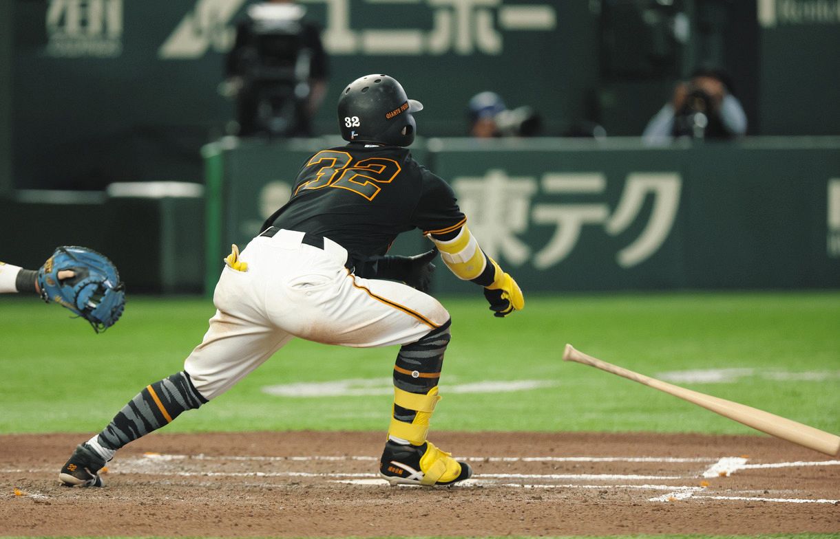 巨人・浦田俊輔、チーム初の危険スイング適用 ファウルのさい、バット 