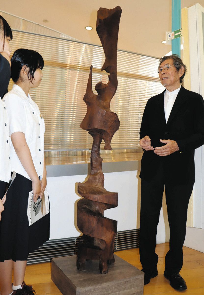 射水市制20周年 彫刻作品を寄贈 東京芸大名誉教授・米林さん
