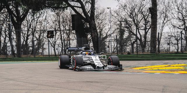 角田、今季初テスト 興奮ツイート「やっぱF1は速い!」:中日スポーツ・東京中日スポーツ