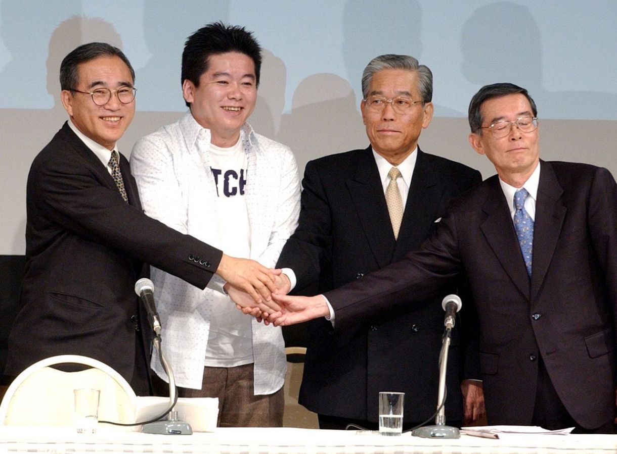 ◇堀江貴文さん、フジテレビ・日枝久会長（当時）と会見【写真】：中日