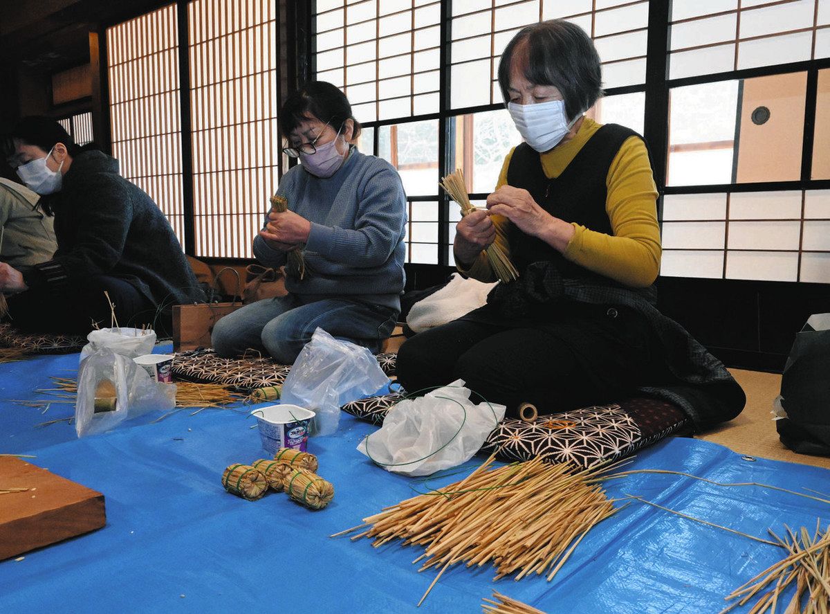 五穀豊穣・無病息災願い「豊年俵」作る 高遠のわら細工教室：中日新聞Web