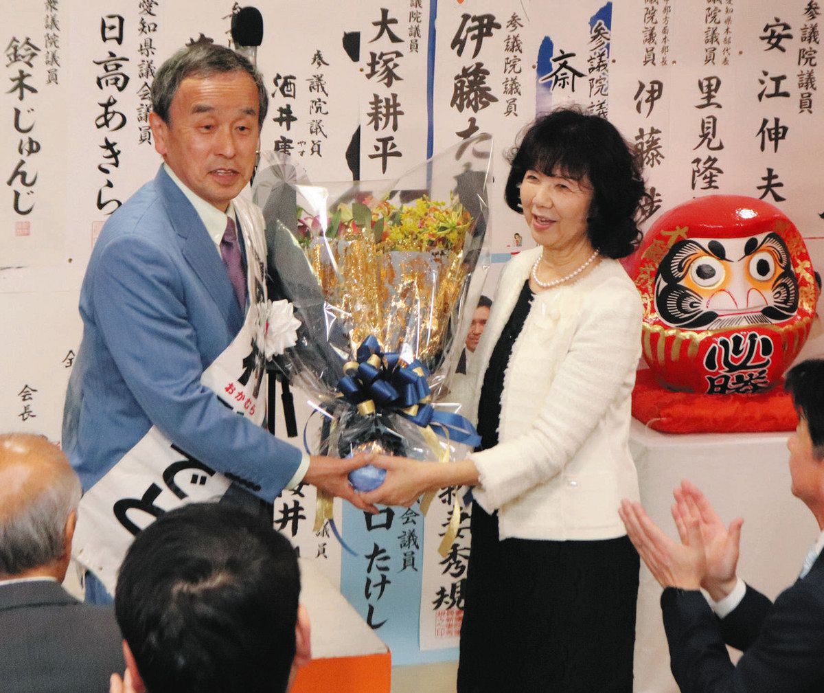 大村襄治 直筆色紙「徳不孤 必有隣」｜元防衛庁長官｜衆議院議員｜肉筆保証 小さな声に耳傾ける」 大府市長選、無投票で3選の岡村さん：中日新聞Web
