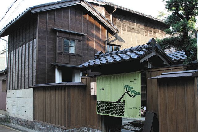 ホテルの踊り場にて