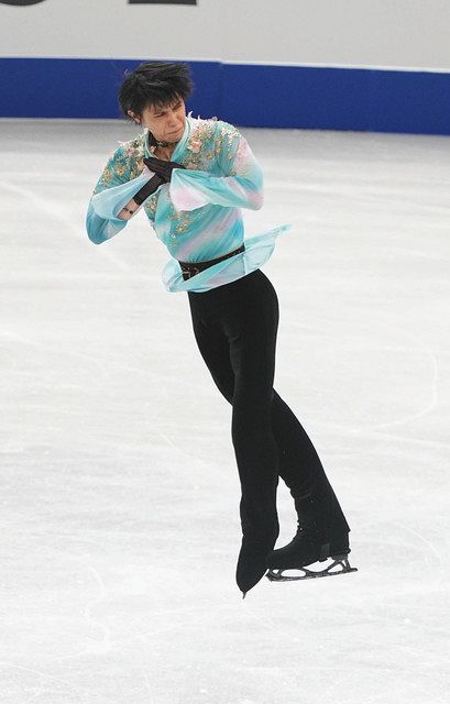 両足着氷でも「今は妥協」 羽生、圧巻V：中日新聞Web