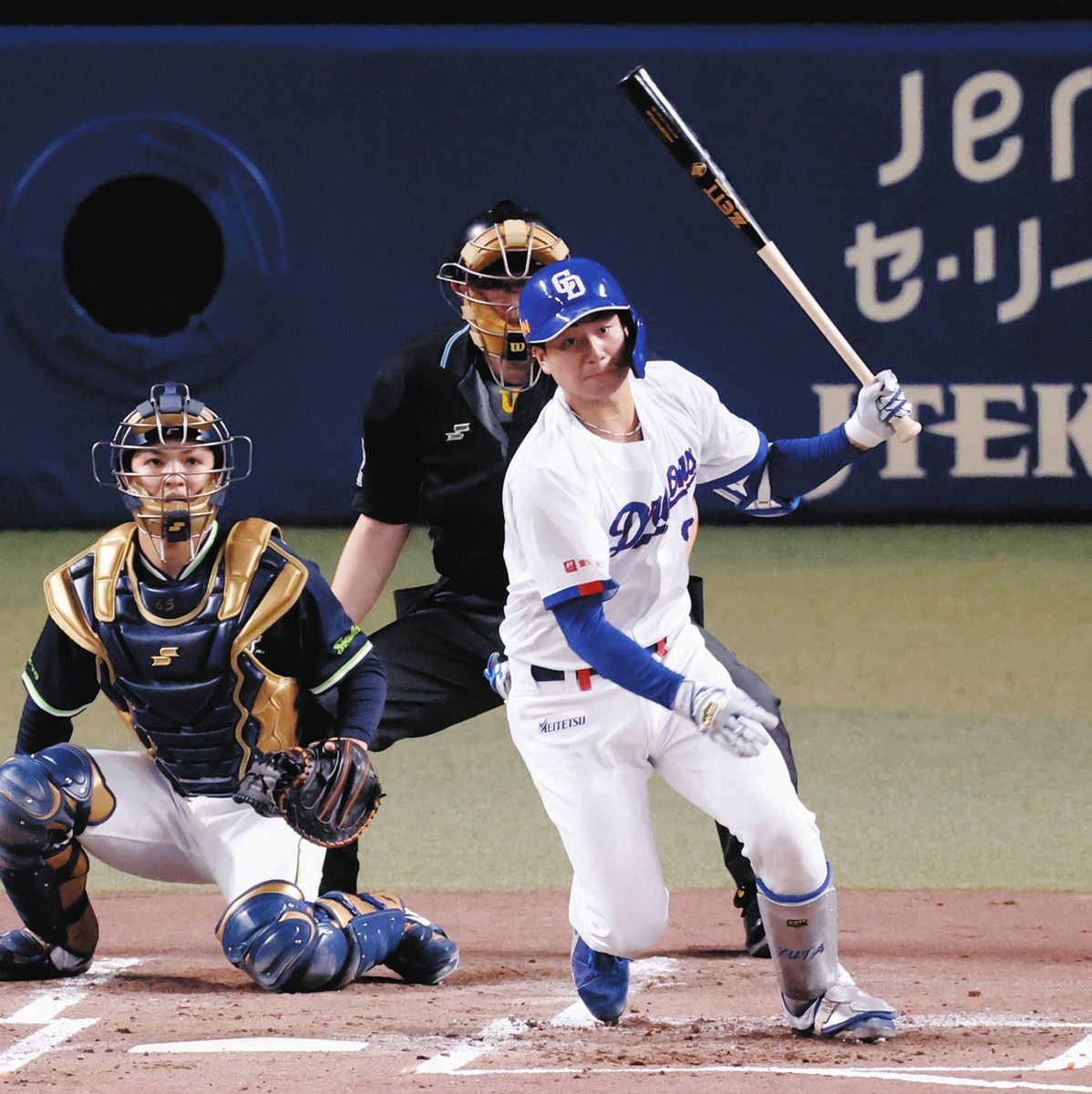 中日・石伊雄太、2試合ぶりスタメン出場 初回適時二塁打＆好リード