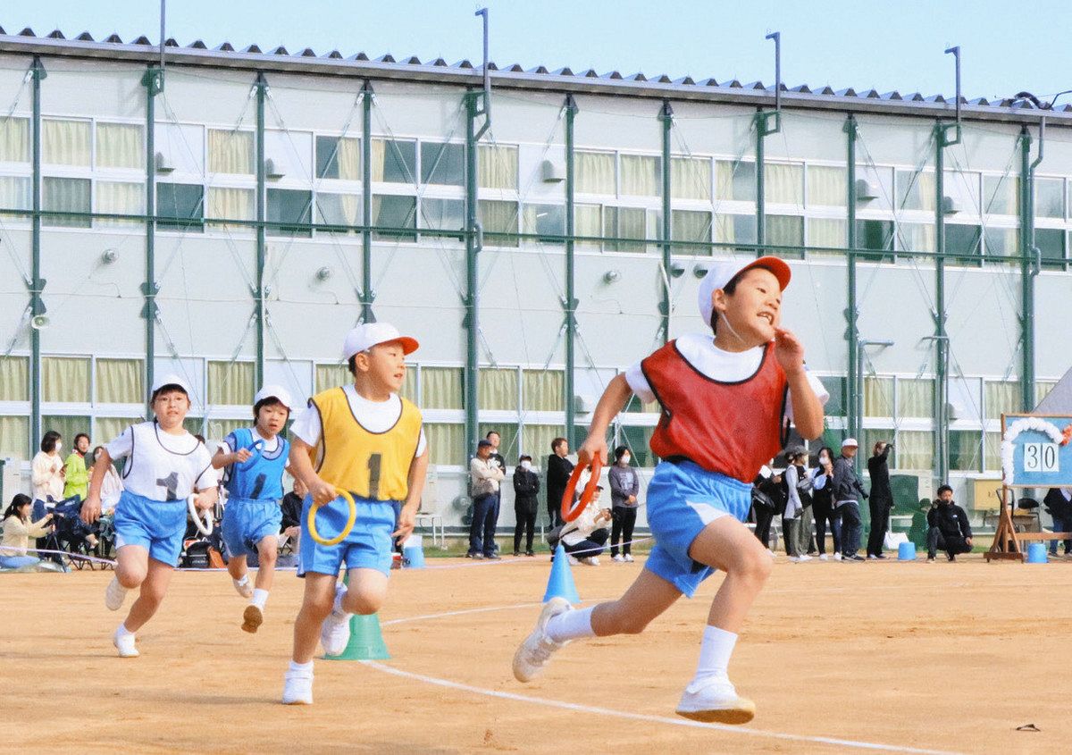 笑顔晴れやか 運動会 穴水小 仮設校舎のグラウンドを修復：北陸中日新聞Web