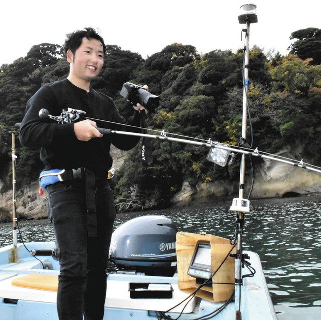 「動画による魅力発信で能登の海に恩返しをしたい」と語る岩本祐太さん＝石川県能登町宇出津沖で 