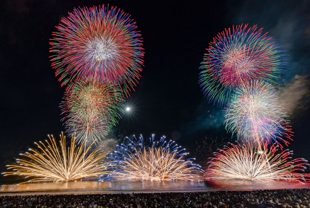 動画・写真特集】熊野大花火大会、4年ぶりの開催 １万発が熊野灘を彩る