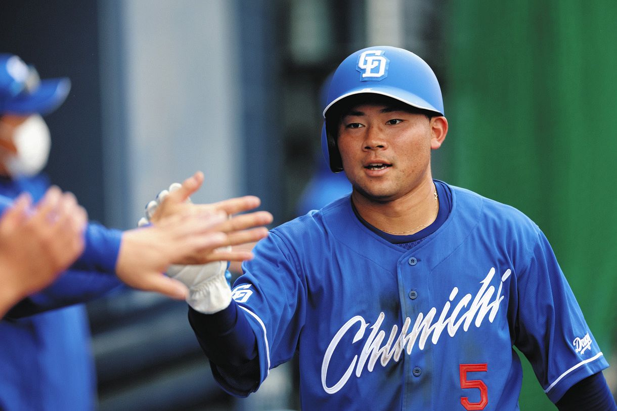 中日2位・村松開人「9番・二塁」でフル出場 “猛打賞”デビューにも