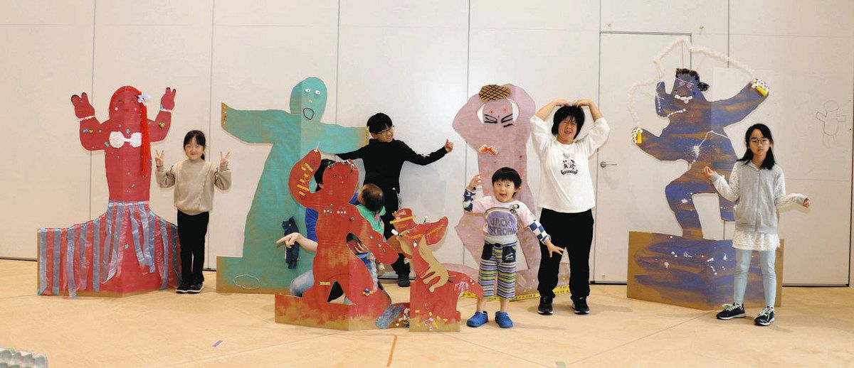 ぺらぺら作品をアートに昇華 袋井で子どもたちが「ぺらメント」作り