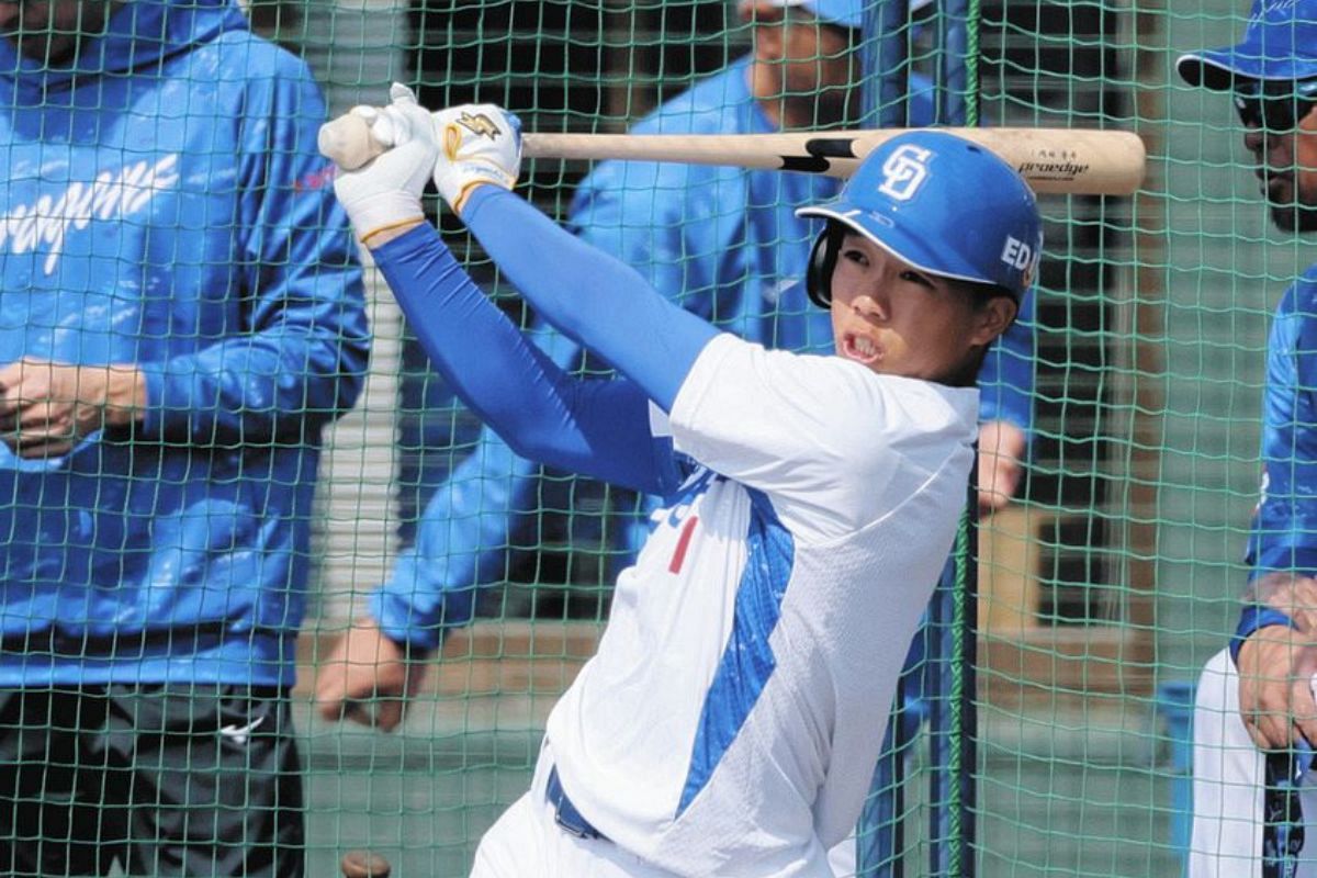 中日ドラゴンズ 岡林勇希選手 サイン入り　2024沖縄キャンプ デニムキャップ 68 【岡林勇希/中日ドラゴンズ】Topps 2024 NPBベースボール