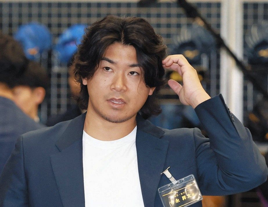 今永昇太が東京入り…鏡割りで爆笑モノマネ披露 X「クレイグの