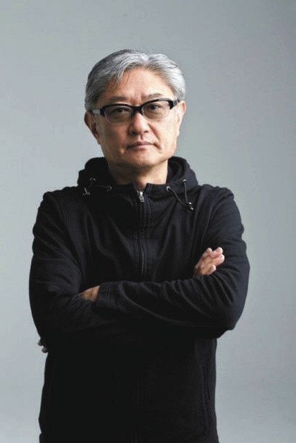 蟹江町が作る小酒井不木原作の短編映画に協力する堤監督＝蟹江町提供 