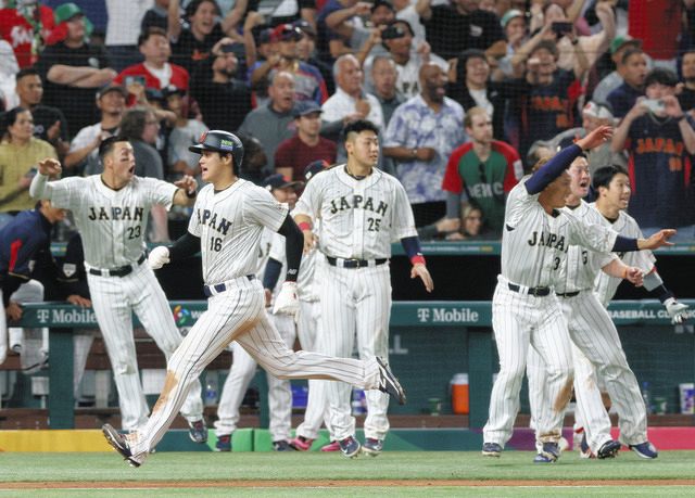 大谷翔平、サヨナラ打の村上宗隆と笑顔でのツーショット投稿、世界一