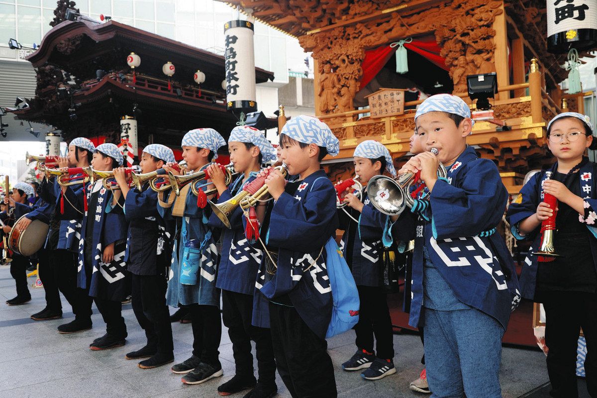 子供２００人が合同でラッパ隊：中日新聞しずおかWeb