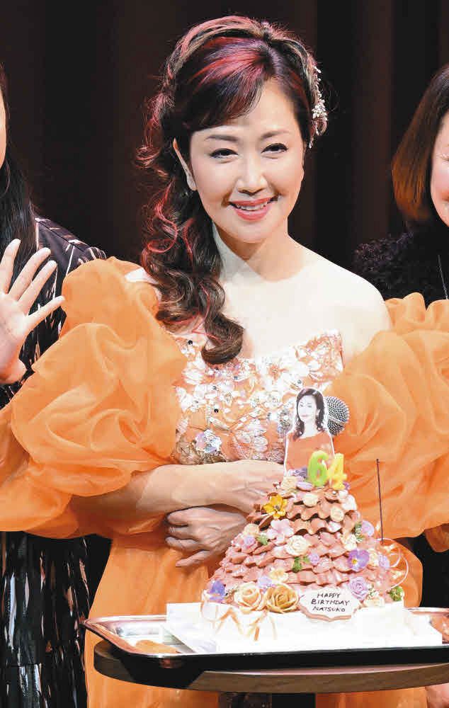 伍代夏子、バースデーライブで最新曲を初披露「何といったって今日はお誕生日ですからね」:中日スポーツ・東京中日スポーツ
