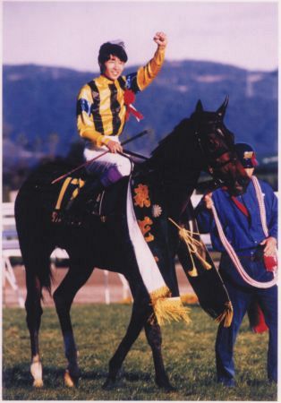 1年間しか走れなかった名馬ダンスインザダーク死す 1996年の菊花賞馬 2