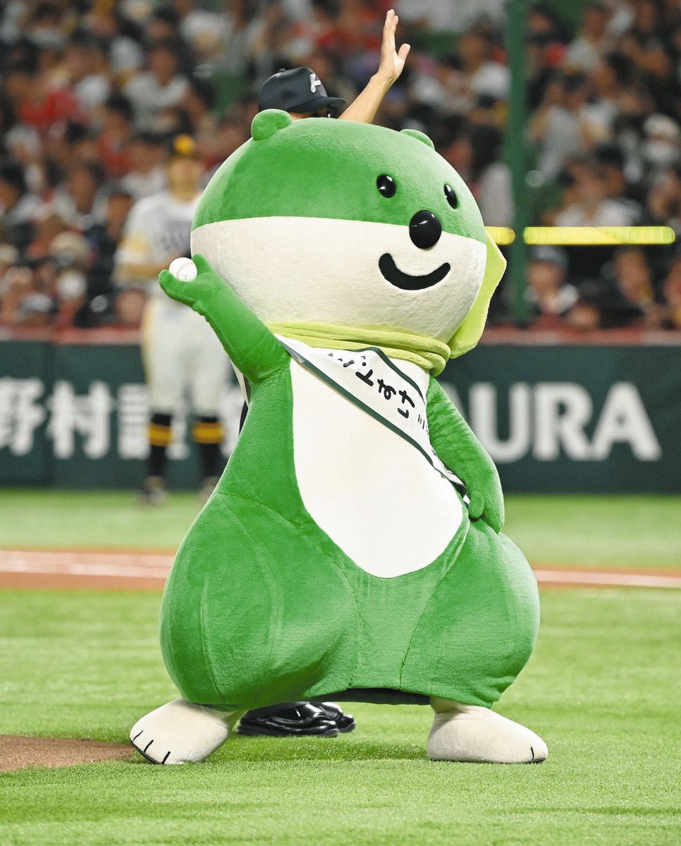 ◇日本S始球式で投げるマスコット「ミドすけ」の頭にツノが生えた