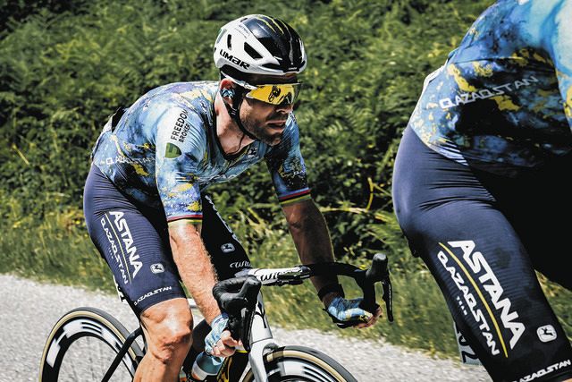 K*y様 選手支給品 ツールドフランス 実物レースナンバー プリモシュ・ログリッ 歴史に残るTTの逆転劇再び ポガチャルの爆発力の裏には綿密な準備が