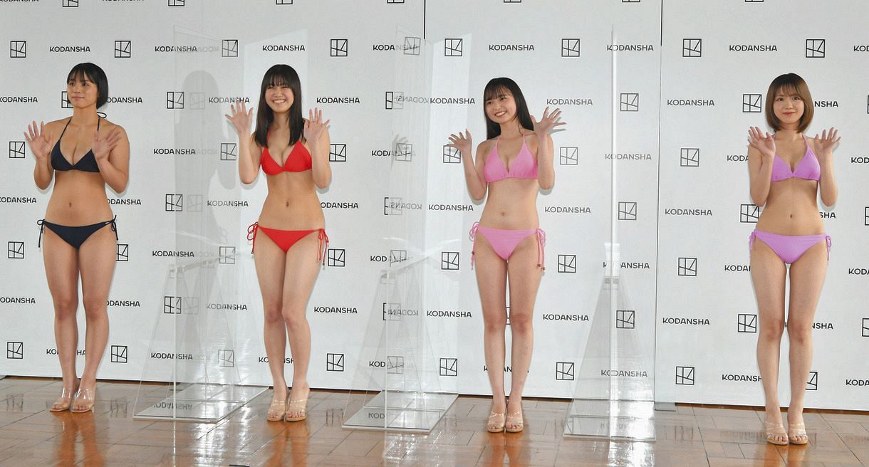 ミスマガジンベスト１６に選ばれた（左から）山岡雅弥　和泉芳怜、坂上未優　枷楼はな
