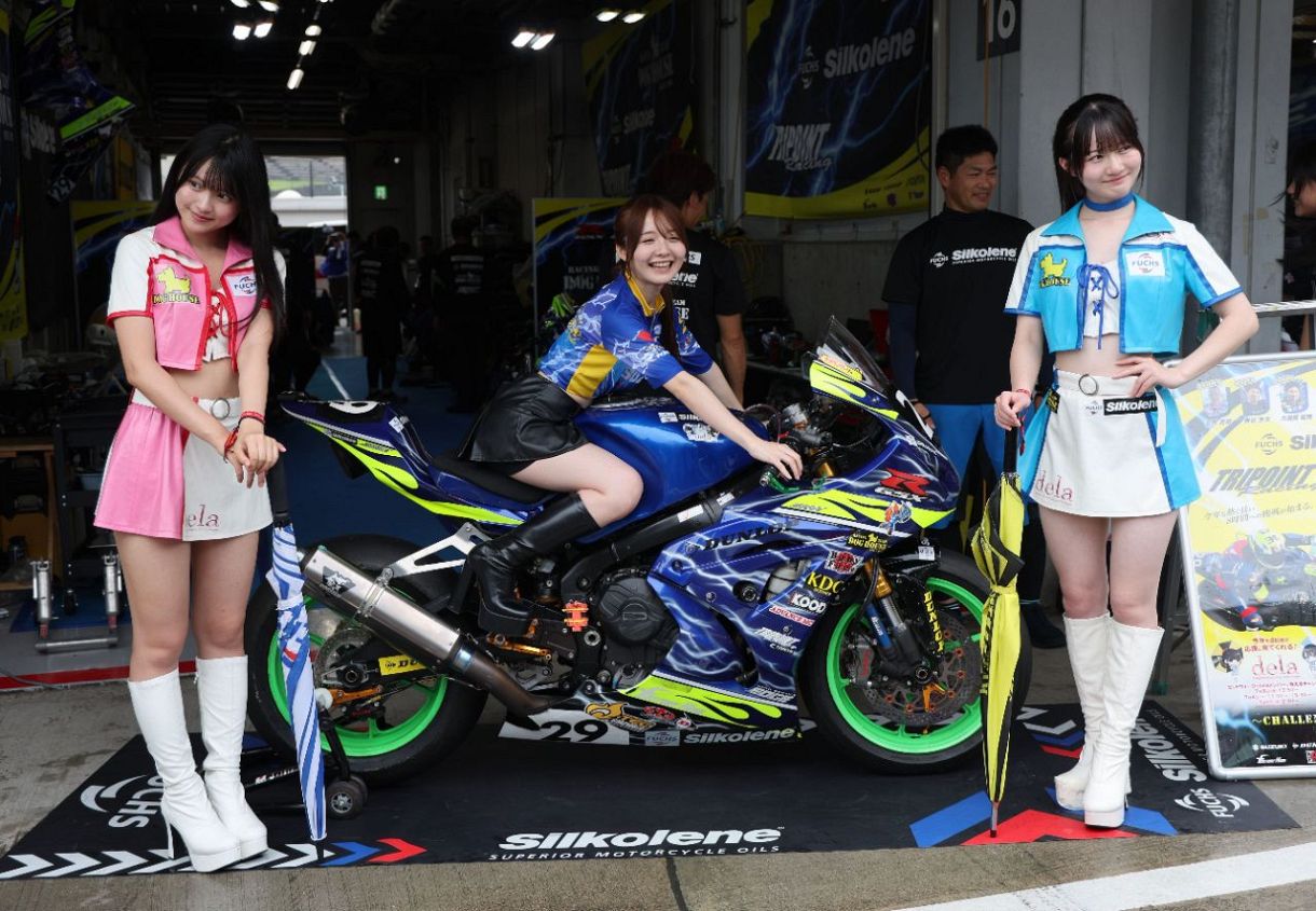 画像】鈴鹿8耐を彩る各チームのレースクイーン：中日スポーツ・東京中