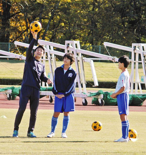 カターレ関係者が中学生に技術指導 小矢部でサッカー教室 北陸中日新聞web カターレ関係者が中学生に技術指導 小矢部でサッカー教室 北陸中日新聞web