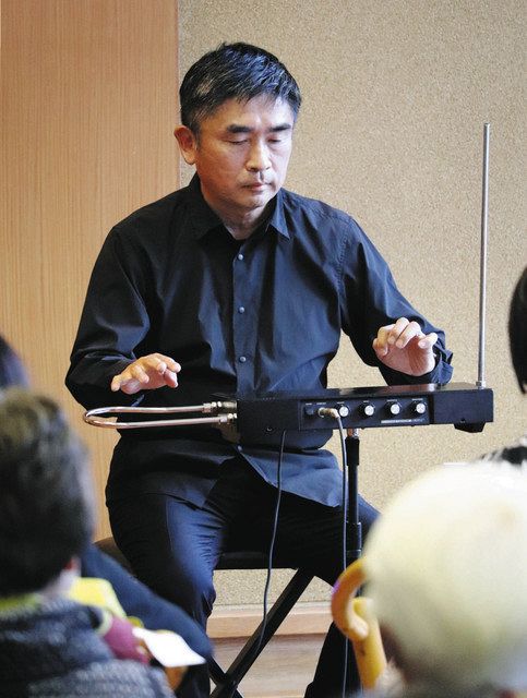 テルミンの繊細な音色に癒やされ 岡崎で竹内さんコンサート：中日新聞Web